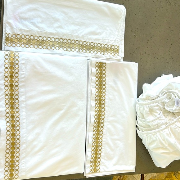 Lilly Pulitzer for Pottery Barn Teen - White - King - Embellished Sheet Set - Picture 5 of 10